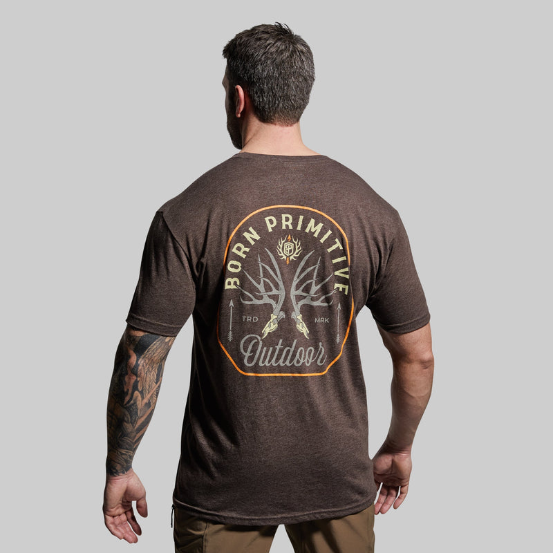 Outdoor Mule Deer Badge Tee (Chestnut)